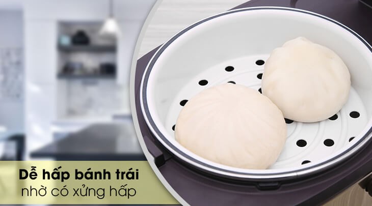 Nồi cơm điện tử Sunhouse mama 1.5 lít SHD8915 được trang bị kèm xửng hấp cho phép bạn hấp cùng lúc 3 chiếc bánh bao cỡ vừa